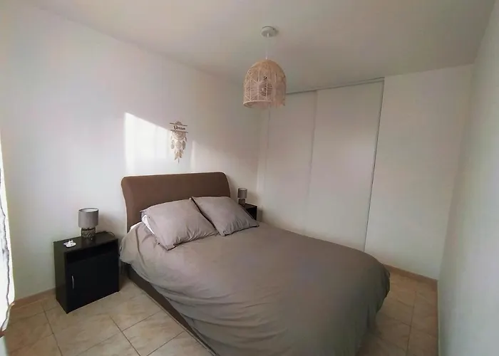 Appartement Centre Ville A Deux Pas De La Plage