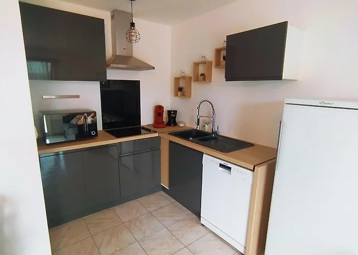 Appartement Centre Ville A Deux Pas De La Plage